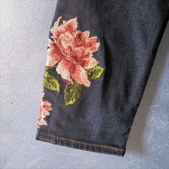 Jen7 by 7 For All Mankind Embroidered  Ankle Jeans - Picture 9 of 11